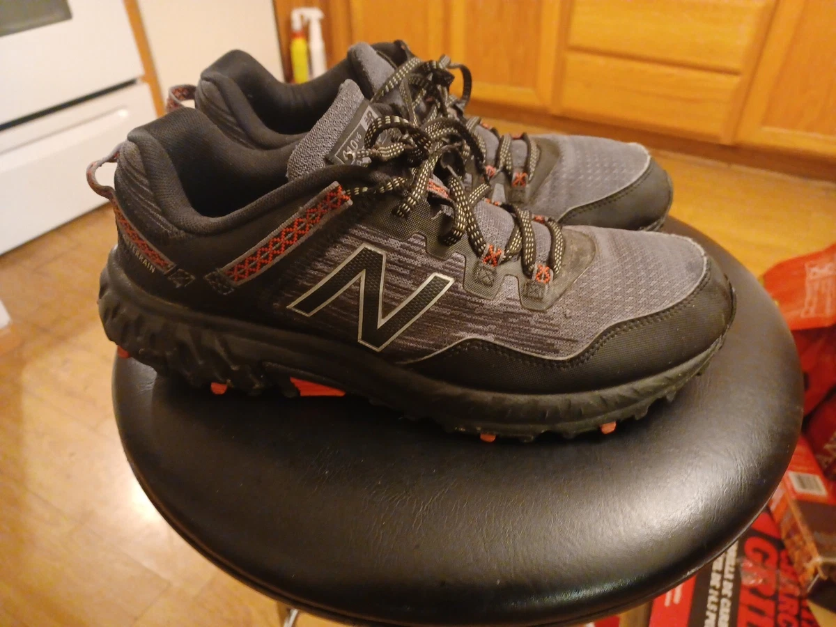 New Balance 410 V6 Lace Up Running Shoes In Black Men\'s Size 8 4E Extra Wide Black New Balance Mens 410 V9 Trail Shoe | Rack Room Shoes main image 2