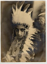 Silbergelatine Foto (30x22cm) um 1920 Jüngling Indianer verkleidet -Aussilberung