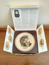 Vintage 1981 M.J. Hummel Goebel Eleventh Annual Decorative Plate