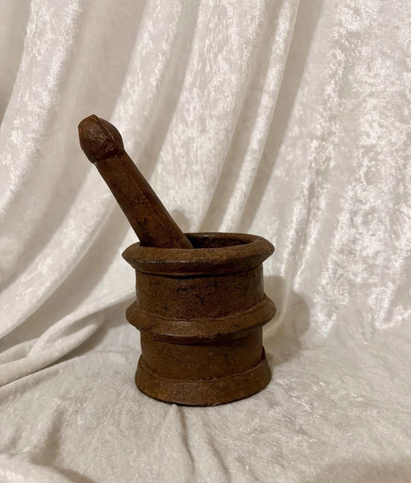 Vtg Cast Iron Mortar & Pestle Grinding Bowl Apothecary Druggist Chemist Herbs