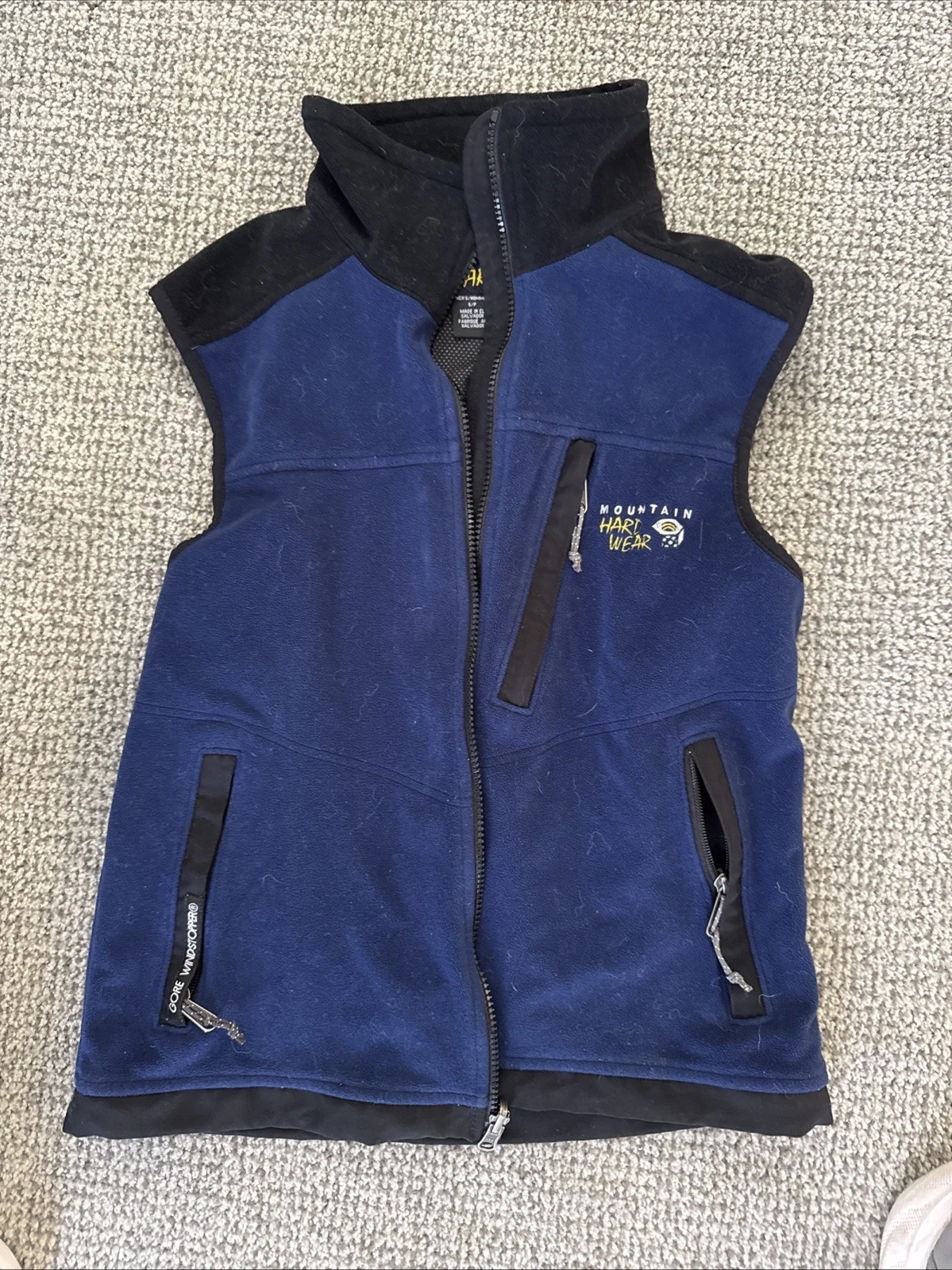 Mountain Hardwear Blue & Black Fleece Vest Size large Full Zip Pockets Logo Men
Opens in a new windo