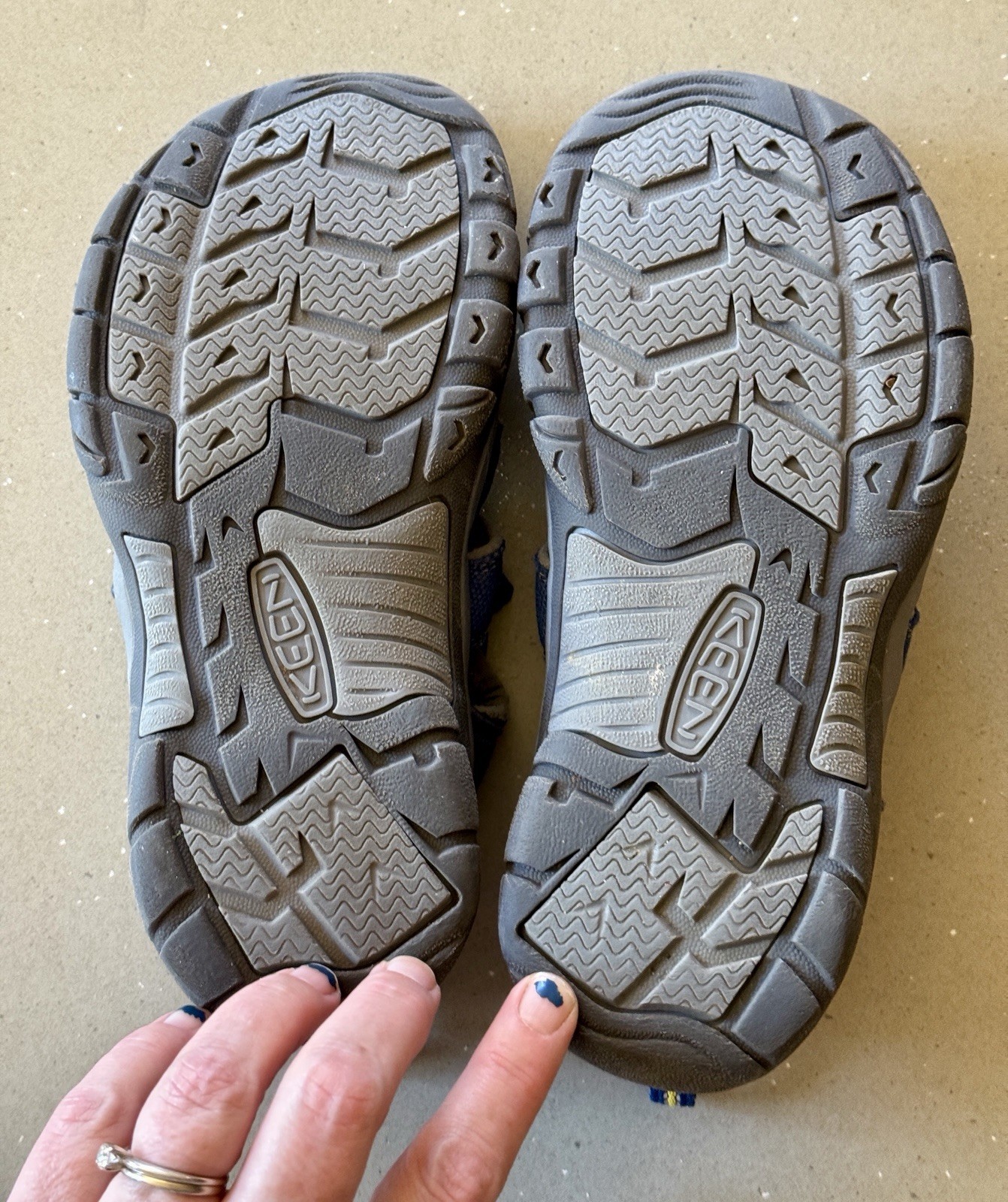 Sandali Keen per bambini taglia 3 in ottime condizioni. Lavabile! Acqua e terra sicura!