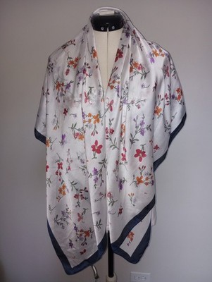 Banana Republic Scarf 44x44 wildflowers on a white background, blue border