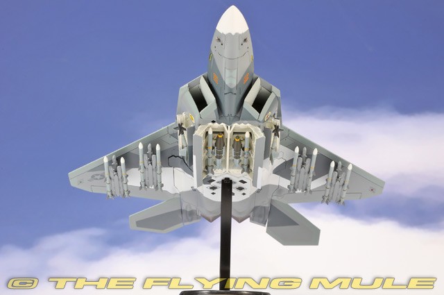 Hobby Master 1:72 F-22A Raptor USAF 57th WG, 64th AGRS Red 09