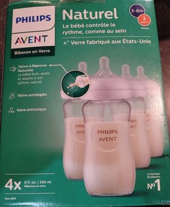 New Parent Feeding Set - Philips Avent Glass Baby Bottles 8oz 4 Pack