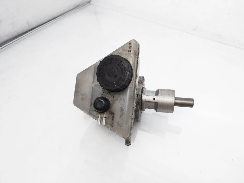 Cilindro maestro de freno 90-93 Mercedes-Benz 300Sl con depósito 004-430-75-01-64 Foto 2 de 4