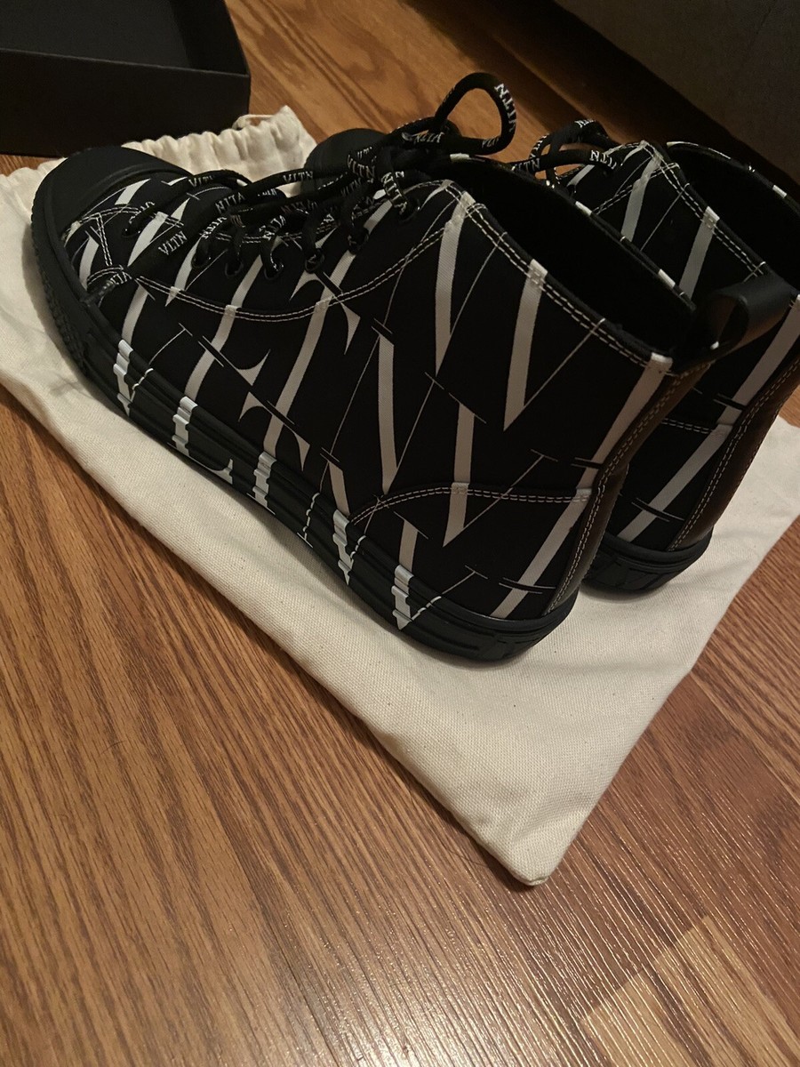 ATL at　ヴァレンティノ Valentino Garavani 'v Logo Bold Edition' Buckle Belt