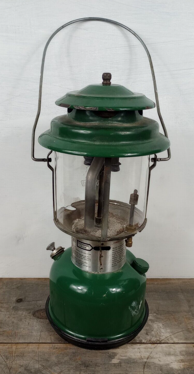 ライト・ランタン Coleman Two Mantle Lantern Coleman Portable Light Camp Lamp: Two-Mantle Propane Lantern
