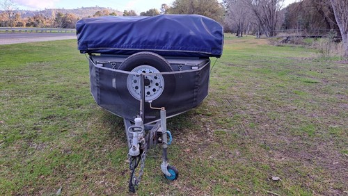 Tru Blu (True Blue) 'Hawk' Semi-offroad Camper Trailer - Picture 14 of 20