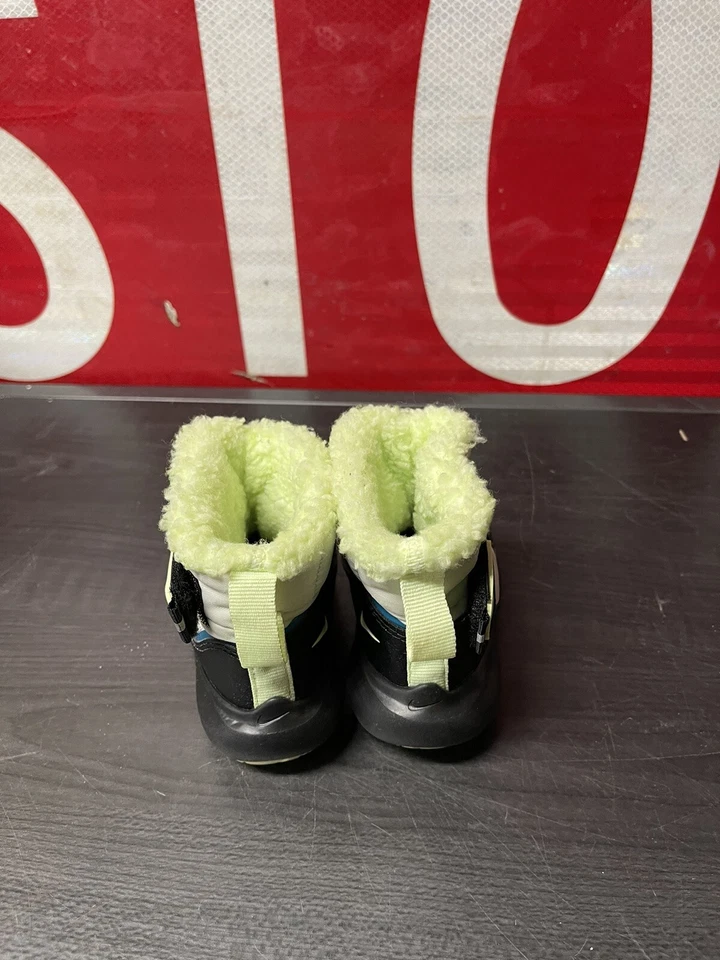 Bota de invierno para niña Nike Flex Advance talla 6 Foto 3 de 4