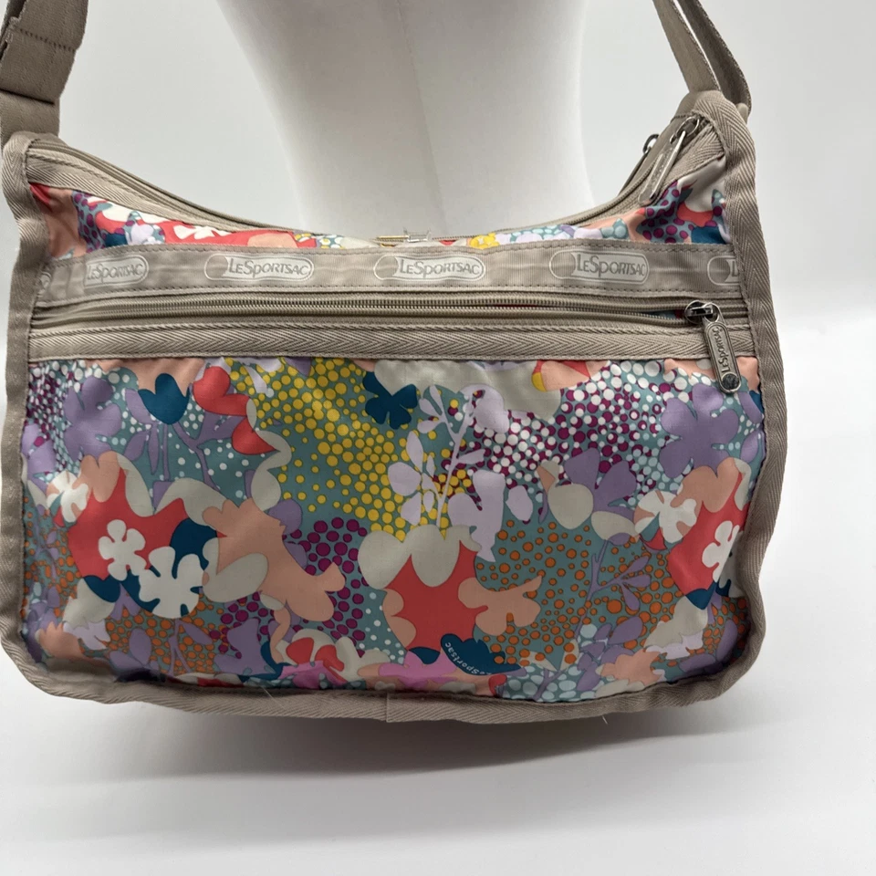 Bolso Bandolera Para Mujer Le SportSac Marrón Diseño Floral Usado en Excelente Condición Pequeño Bolso con Cremallera Foto 4 de 4