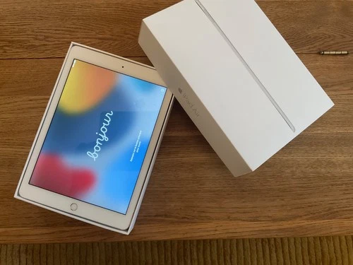 ipad air 2 unlocked, Apple reset, origonal box and charger