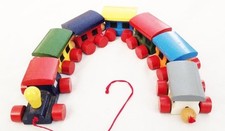Multi-color 18" Wood TRAIN Pull Toy With 7 Cars