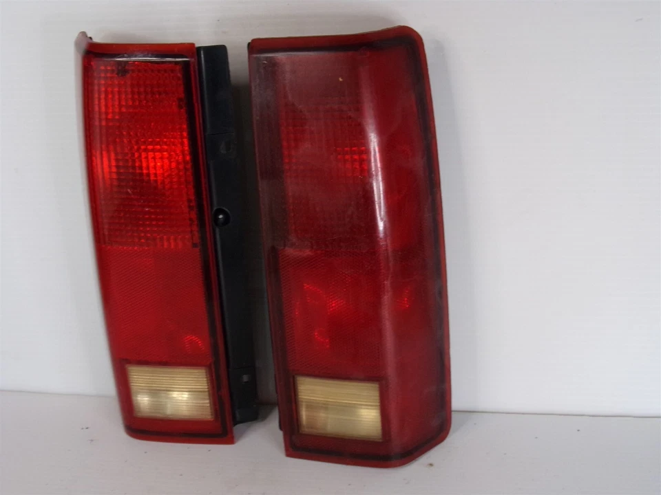 Par de luces traseras Chevrolet Astro GMC Safari 1985-2005 OEM 2000 01 02 03 04 05 Foto 2 de 4