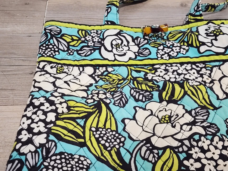 Bolso de hombro Vera Bradley acolchado con doble correa Foto 4 de 4