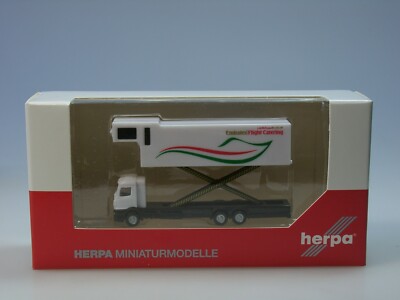 Herpa Wings Scenix - A380 Catering Truck EMIRATES - 559607 - 1:200