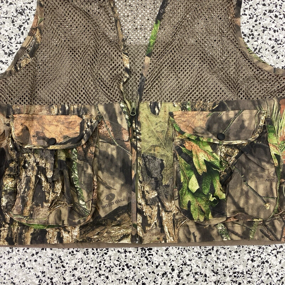 Mossy Oak Camouflage Size M/L Hunting Vest Pockets - Image 2 of 4