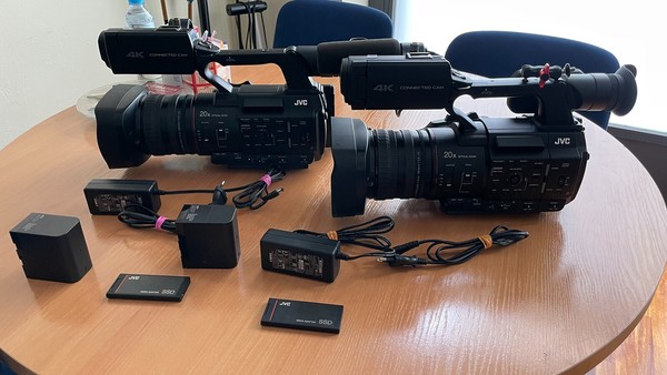 Cámaras 4K JVC GY-HC500, en perfecto estado, con 500 horas de uso.