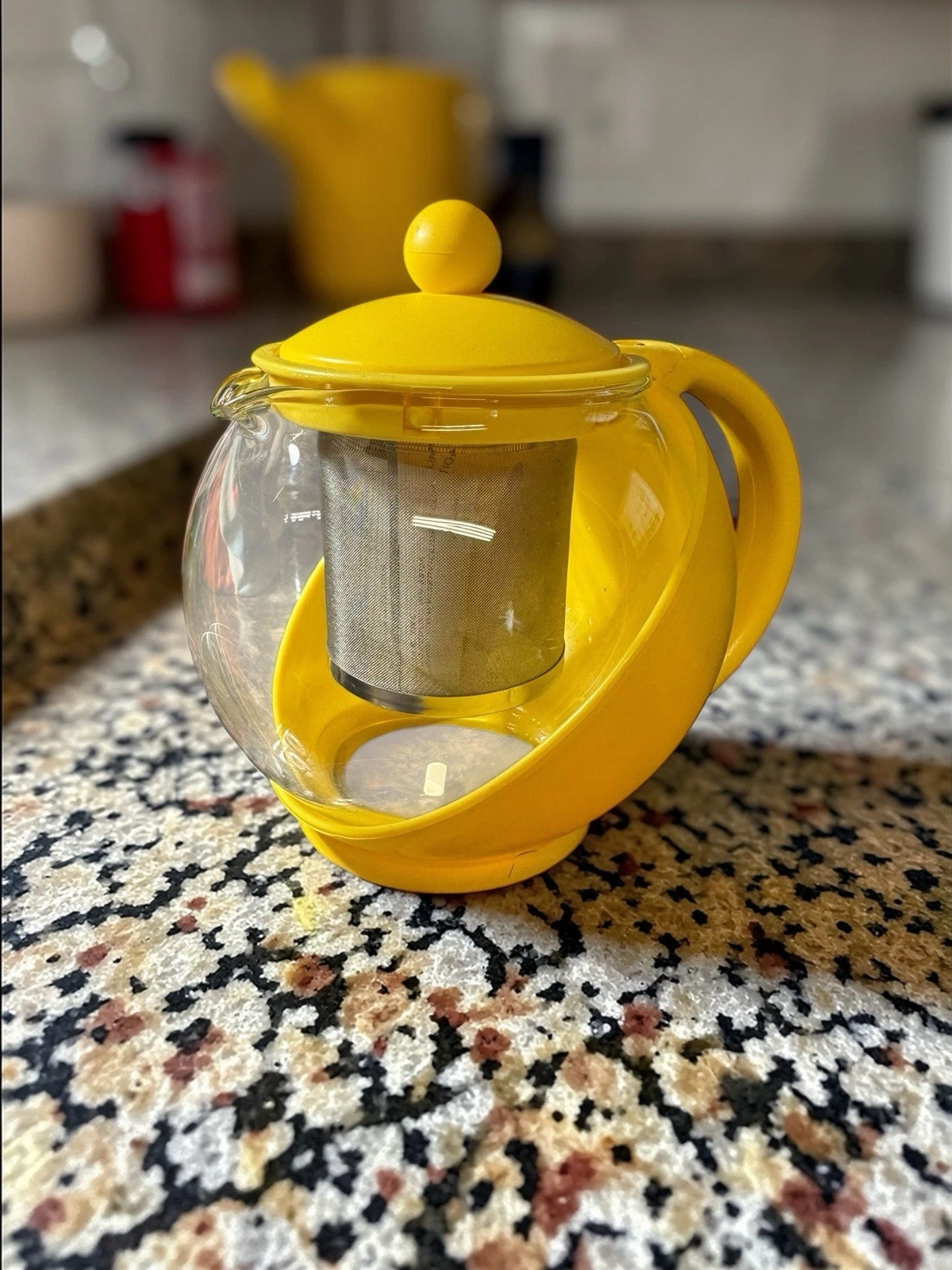 Yellow Tea Ball Diffuser Holder Glass Teapot Plastic Half Moon Infuser Taiwan
Opens in a new window 