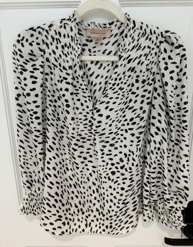Philosophy Republic Clothing Women’s Chiffon Animal Print V-Neck Blouse S/P