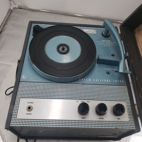 Tocadiscos portátil vintage Rheem Califone 1430A con estuche - Imagen 1 de 24