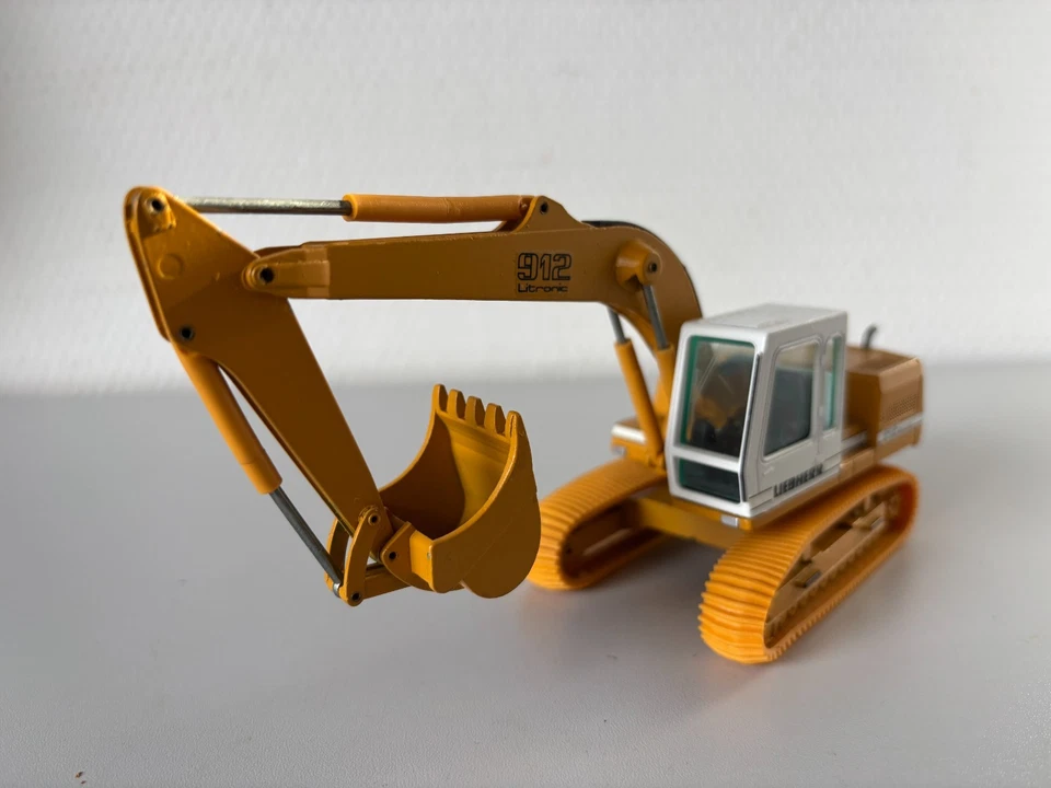 Liebherr R912 Litronic Kettenbagger  Conrad #2829  1:50 - Bild 2 von 4