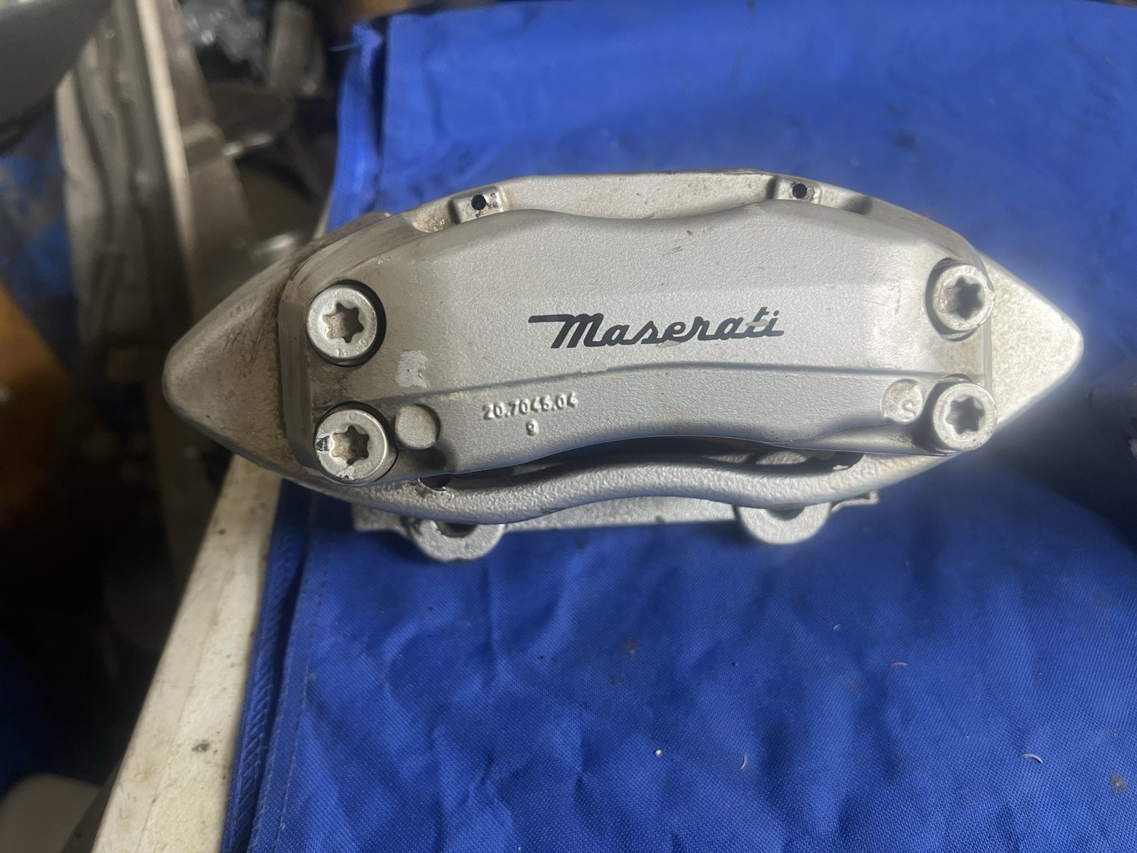 2003-2008 maserati quattroporte LH & RH front brembo brake calipers OEM 04 05 06