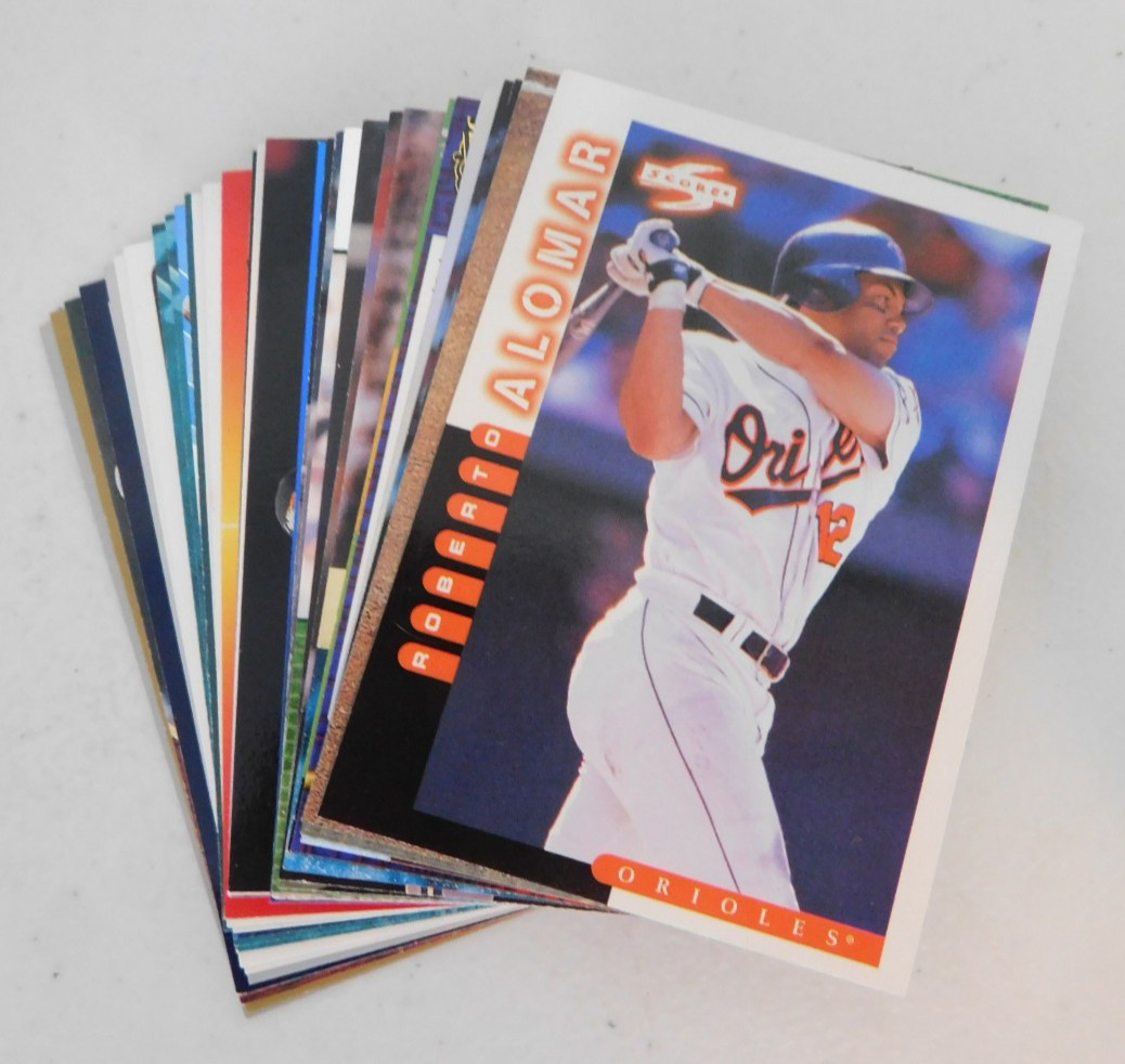 ROBERTO ALOMAR HOF YOU PICK YOUR CARD, ASSORTED YEARS & COMPANIES (item#M16)
