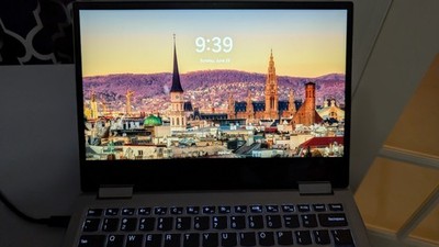 Lenovo Yoga 720 13.3'' (256GB SSD, Intel Core i7 8th Gen, 16GB) Laptop