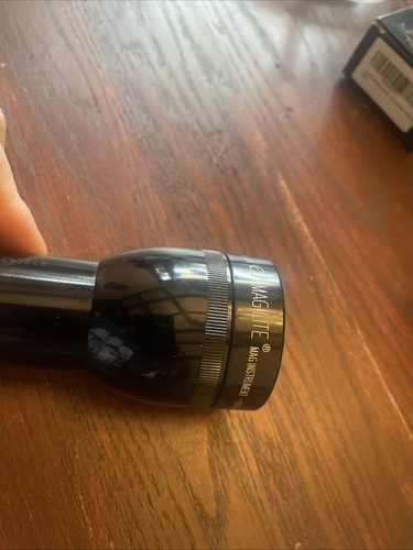 Lampe Torche Vintage Maglite 2 Piles D – Aluminium Argenté, 10 Pouces (Fabriquée Aux USA, Testée)