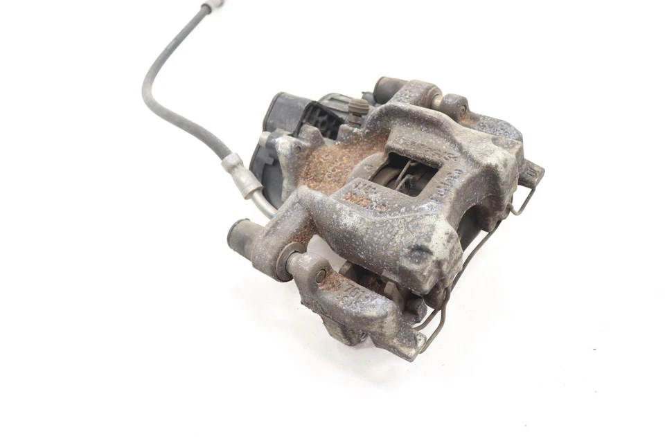 Pinza de freno de disco trasera derecha Ford Bronco Sport 2021-2025 OEM LX612D250BNE Foto 2 de 4