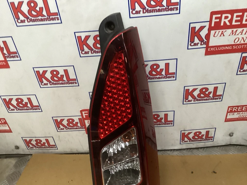 PEUGEOT PARTNER TEPEE OS REAR TAIL LIGHT WITH FITTINGS 2016 REG CAR. - Image 3 of 4