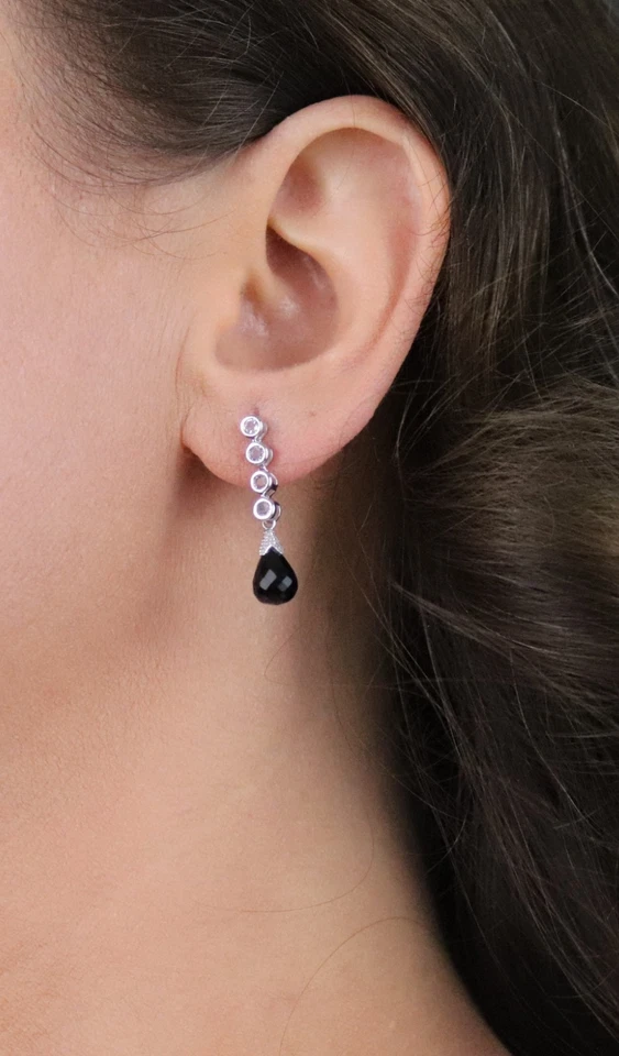 Висячие серьги из 10-каратного белого золота с натуральным белым топазом и ониксом 1 дюйм x 1/4 дюйма - Изображение 2 из 4