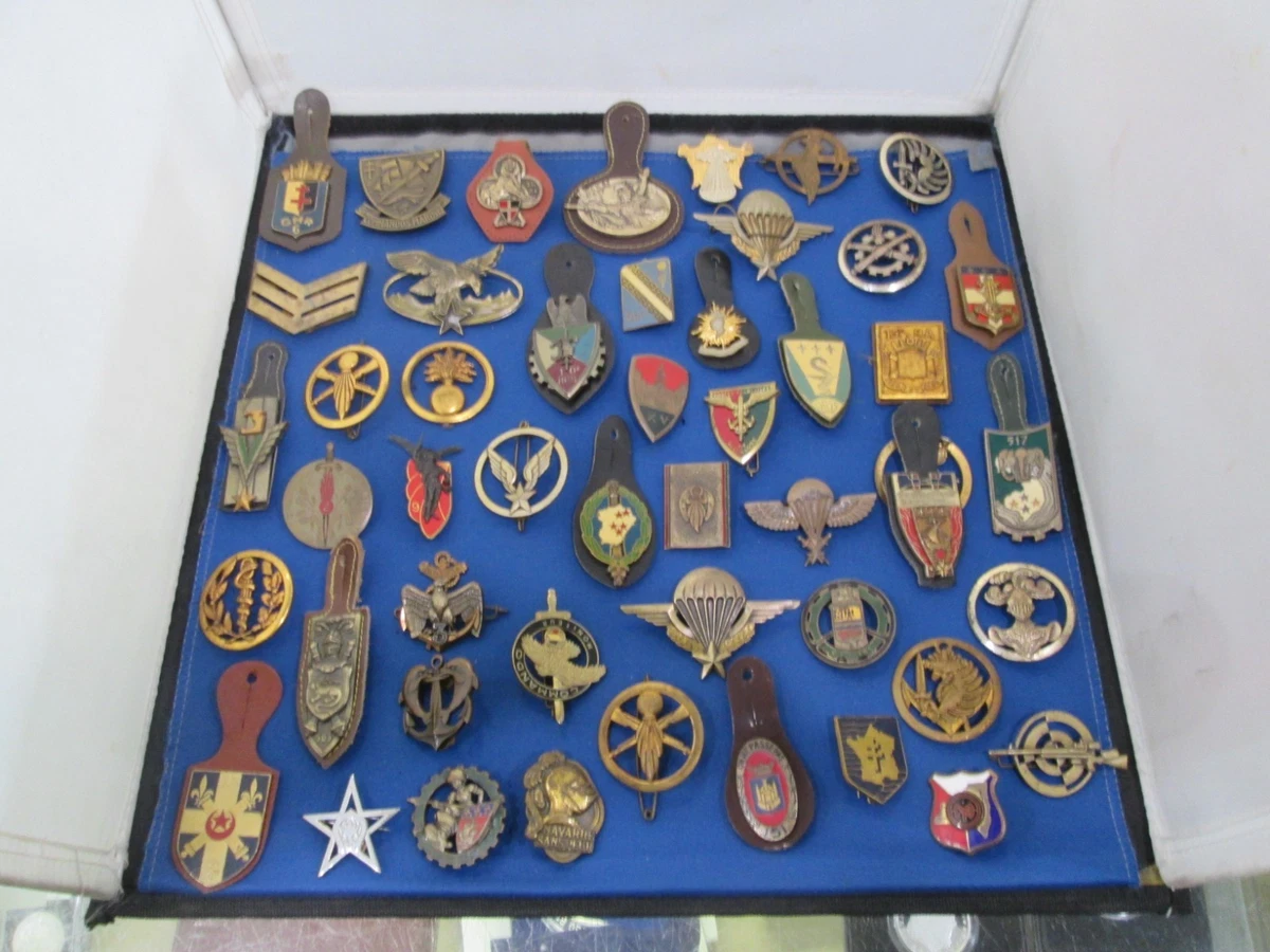 Military Pins In Original Ww2 Collectible Us Medals & Ribbons for 
