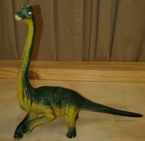 Vintage Brachiosaurus Figure 10”×10” Long Neck Plastic Dinosaur Toy