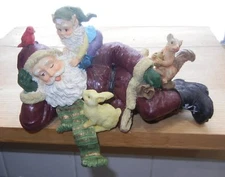 RESTING SANTA & FRIENDS 7"LONG COLLECTIBLE STOCKING HANGER/HOLDER 5 1/2"H 3"W