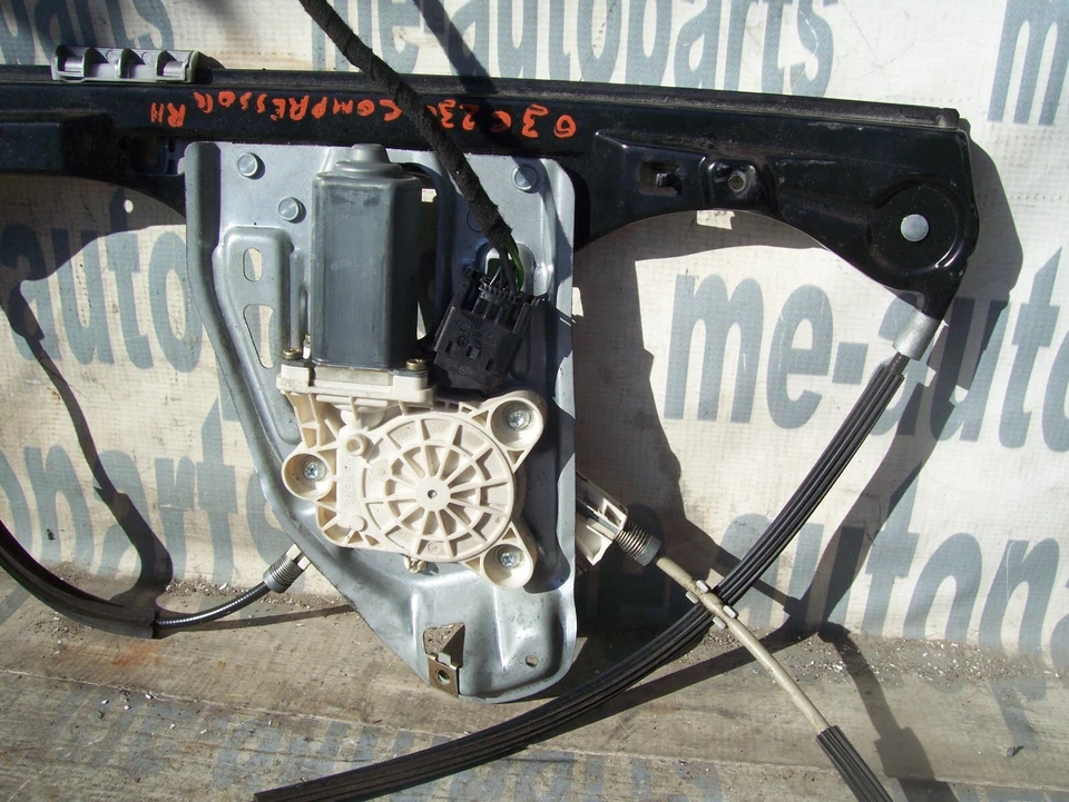 02-05 MERCEDES-BENZ C230 C320 COUPE OEM RIGHT FRONT WINDOW REGULATOR MOTOR - Image 4 of 4