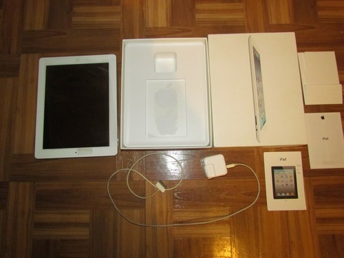 APPLE IPAD 2 16GB WI FI WHITE CHARGER INCLUDED BOX TABLET