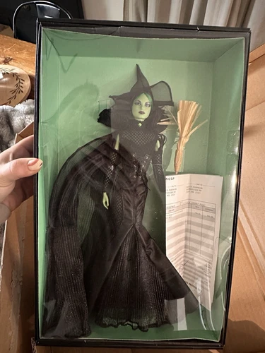 NRFB WICKED WITCH OF THE WEST FANTASY GLAMOUR BARBIE WIZARD OF OZ GOLD LABEL