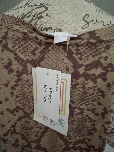 NEW RELEASE Lularoe Iris V Neck Shirt Nwt Medium M Beautiful Snakeskin Print - Picture 2 of 4
