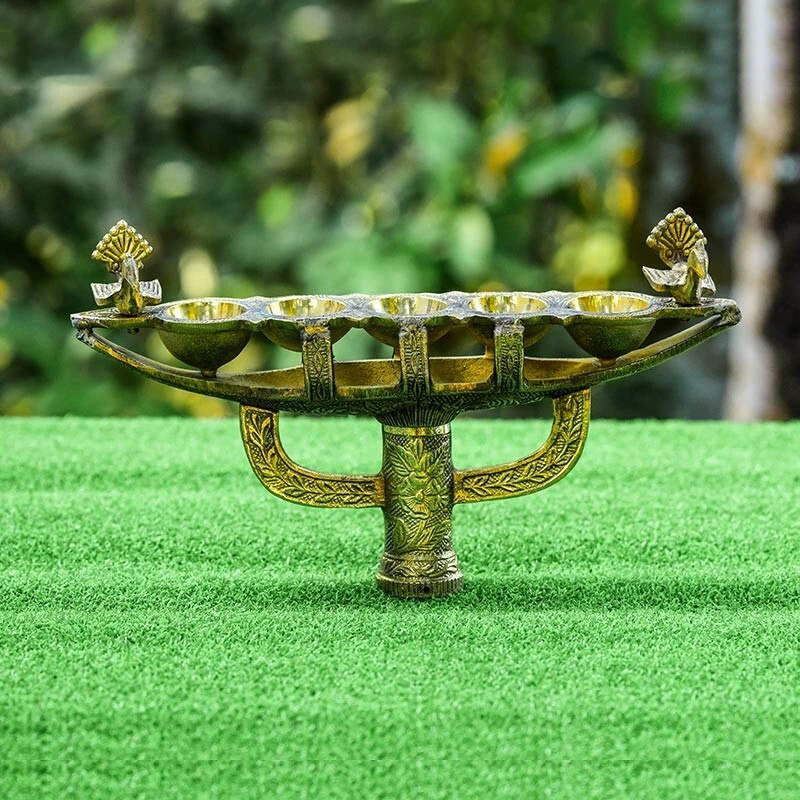 Hermosa Estatuilla Linterna Diya Lámpara de Latón Chamaya Vilakku/Vanchi vilakku/Vanchi vilakku/Barco Foto 3 de 4