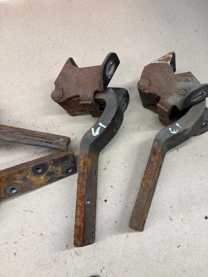 Ford Thunderbird 1961 1962 1963 juego de bisagras de puerta bisagras derecha izquierda superior inferior todas Foto 3 de 4