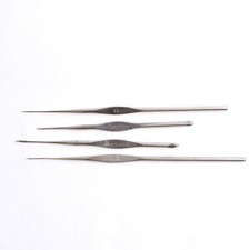 Lot of 4 Steel Crochet Hooks Sizes 8 10 11 13