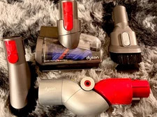 DYSON ATTACHMENTS UNDER WARRANTY 4 PEICE SET