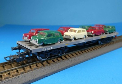ELECTROTREN 5121 RENFE BOGIE FLAT CAR w 8 MINI MORRIS LOAD - PTL OB - 1972