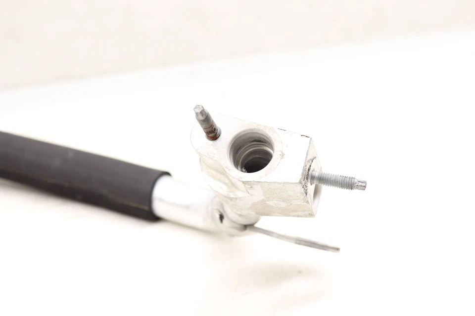 Mercedes-Benz CLS63 AMG 2012-2014 - manguera/línea/tubo de aire acondicionado 2128301616 Foto 2 de 4