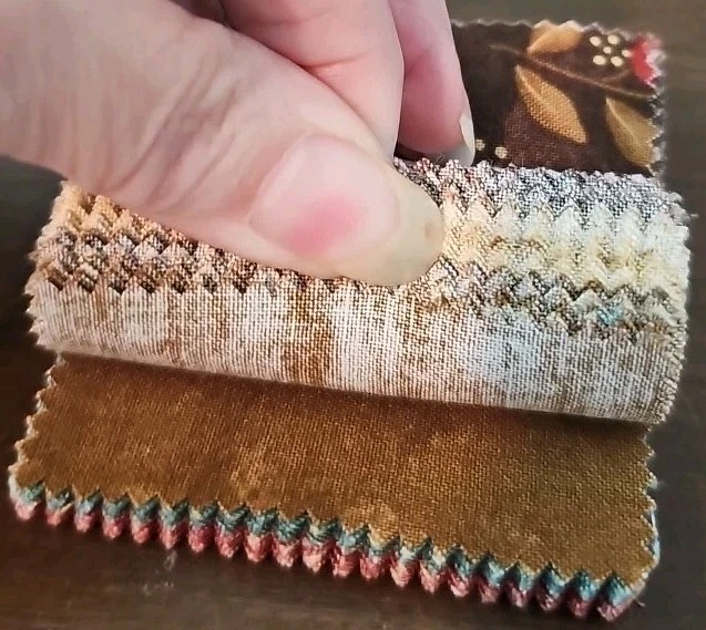 Moda Late Bloomers Sandy Gervais 2.5 "Mini Charm Pack, 42 - Image 4 of 4