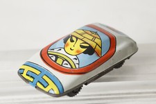 Blechspielzeug: Auto  Fahrerin: Chinesin mit Hahn, ca 8,5 cm (109971)
