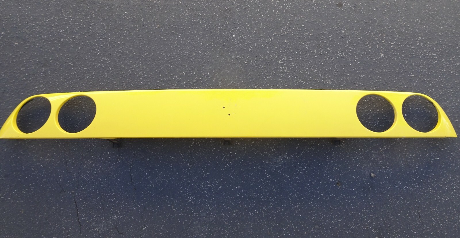 FERRARI  MODENA  SPYDER  / COUPE  REAR UPPER BUMPER LIGHT COVER 
