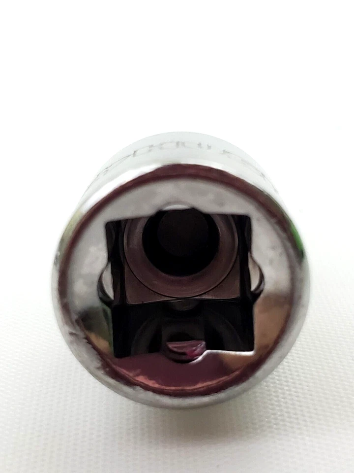 Lot of 2 Husky T40 Torx Bit Sockets 3/8" Drive - Image 4 of 4